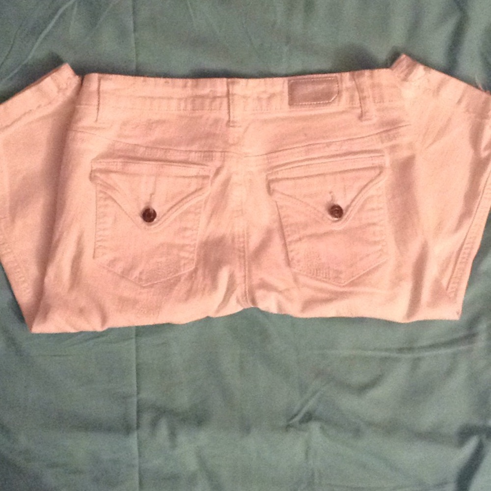 Vigoss White Capris